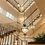 Oscars 1415 Hotel